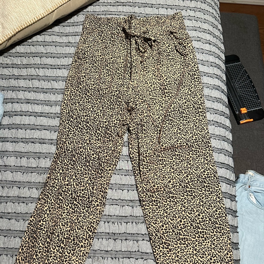 Hollister cheetah/leopard pants